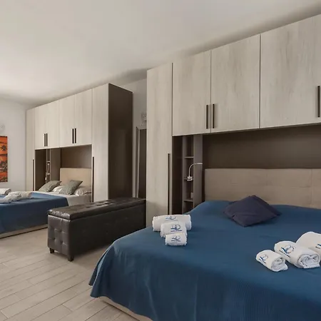 Dreams And Delights 切萨雷奥港